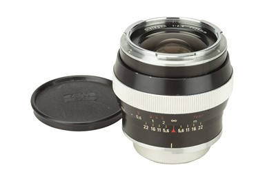 Lot 92 - A Carl Zeiss Distagon f/2.8 25mm Lens