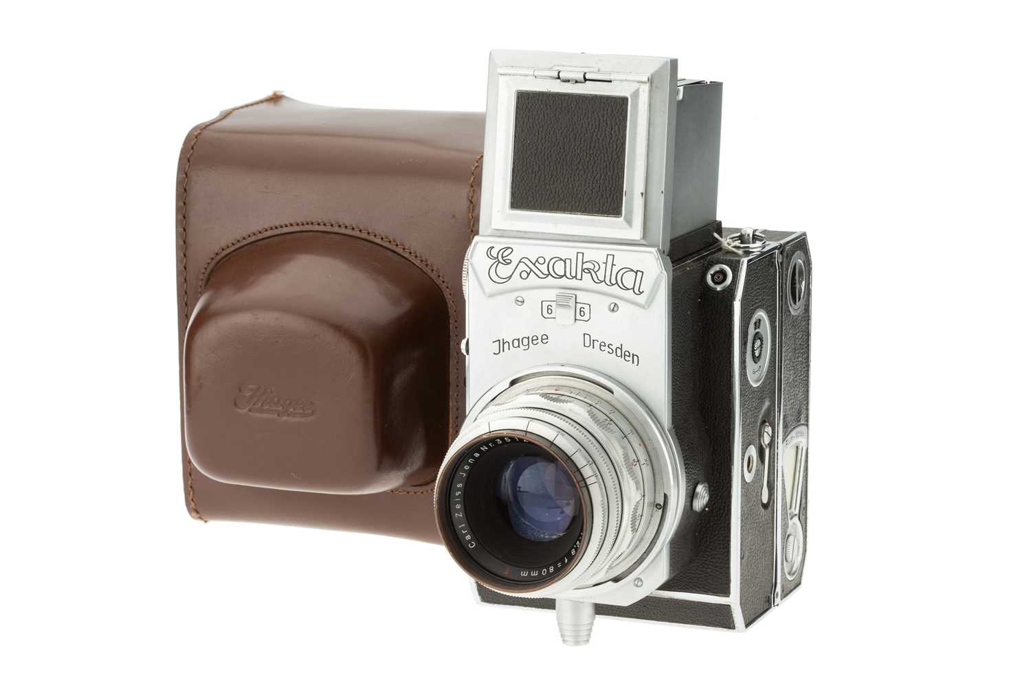 Lot 128 - An Ihagee Exakta 66 Vertical Camera