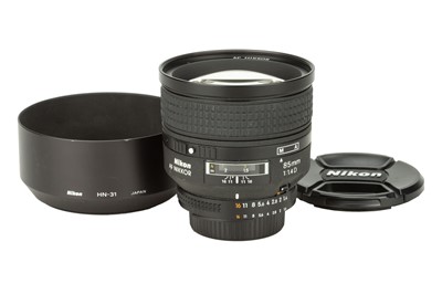Lot 86 - A Nikon AF Nikkor D f/1.4 85mm Lens