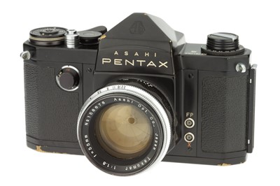 Lot 104 - An Asahi Pentax S SLR Camera