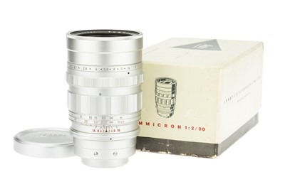 Lot 27 - A Leitz Summicron f/2 90mm Lens
