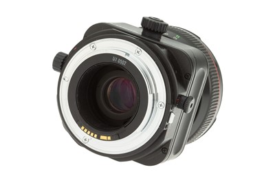 Lot 107 - A Canon TS-E L f/3.5 24mm Lens