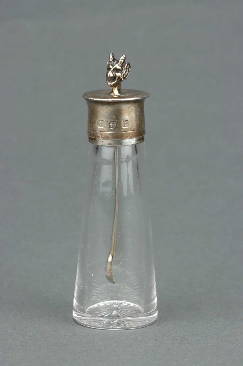 Lot 113 - A Silver and Cut Glass Cocaine Flask