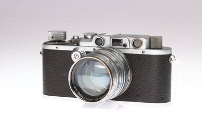 Lot 259 - A Leica IIIa Rangefinder Camera