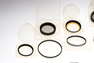Lot 294 - A Selection of Leica Filters