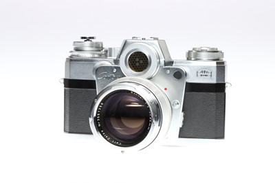 Lot 345 - A Zeiss Ikon Contarex 'Bullseye' SLR Camera