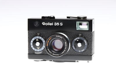 Lot 346 - A Rollei 35 S Compact Camera