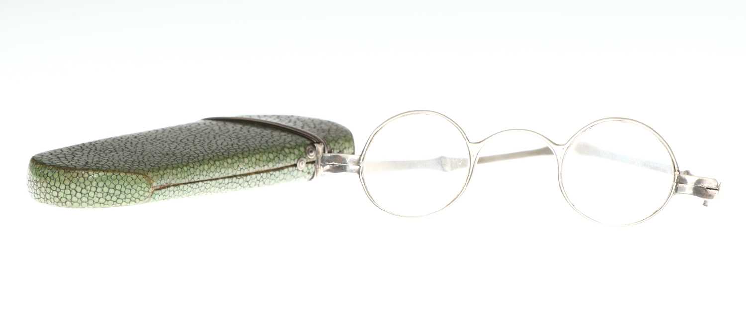 Lot 15 - A pair of George IV Silver Framed Spectacles