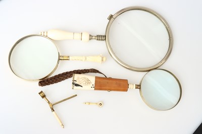 Lot 32 - A Library Glass, Two  Magnifying Glasses, Two Simple Microscopes