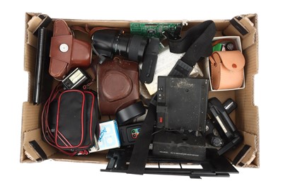 Lot 445 - A Mixed Selection of Camera Accessories