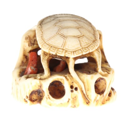 Lot 204 - An Ivory Netsuke