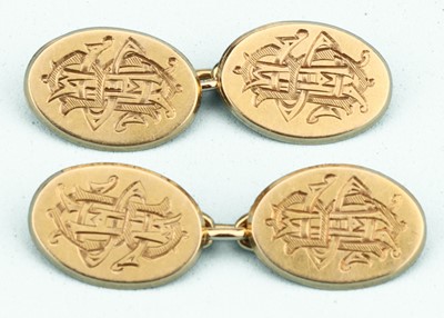 Lot 153 - A Pair of Victorian 18 ct Gold Chain Link Cufflinks