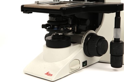 Lot 28 - A Modern Leica DM2000 Microscope
