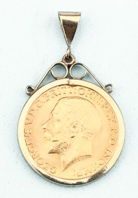 Lot 107 - A George V Full Sovereign Gold Coin