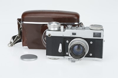 Lot 323 - A GOMZ Leningrad 35mm Rangefinder Camera