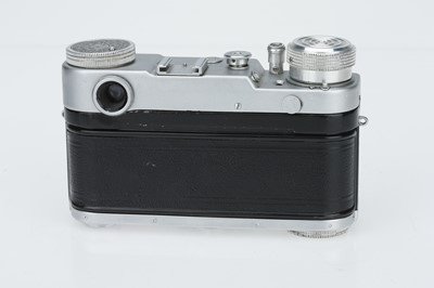 Lot 323 - A GOMZ Leningrad 35mm Rangefinder Camera