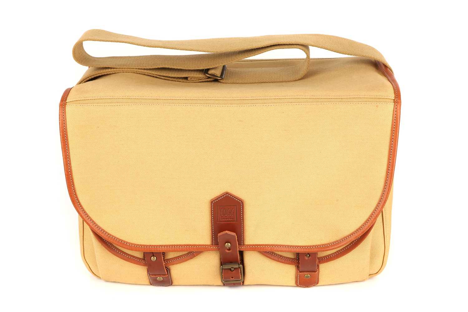 Lot 1081 - A Fogg Tan Camera Bag