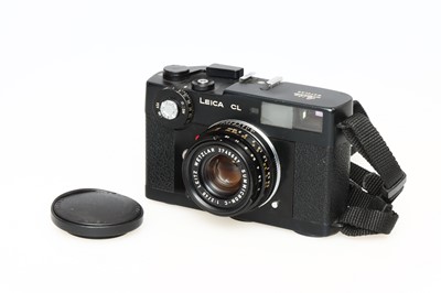 Lot 266 - A Leica CL Rangefinder Camera