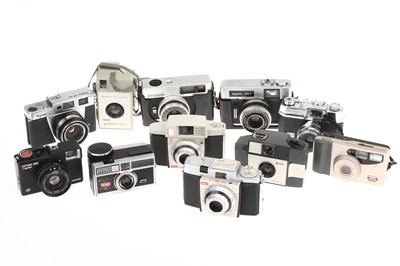 Lot 403 - A Selection of Cameras