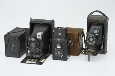 Lot 405 - A Selection of Cameras