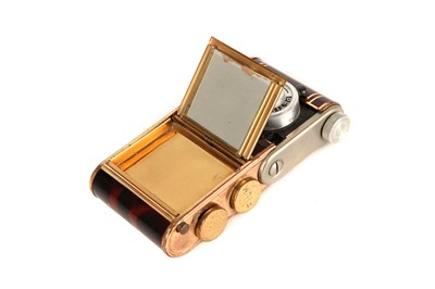 Lot 1099 - A Kunik Walter Petie Vanity Sub-Miniature Camera