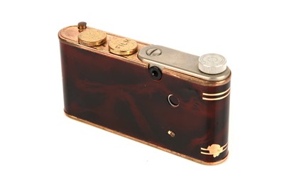 Lot 1099 - A Kunik Walter Petie Vanity Sub-Miniature Camera