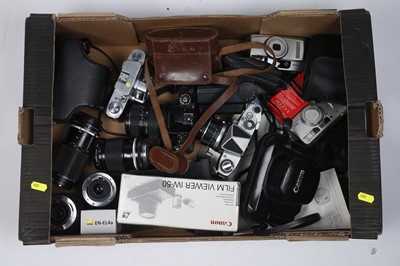 Lot 318 - A Mixed Selection of Cameras & Accessories