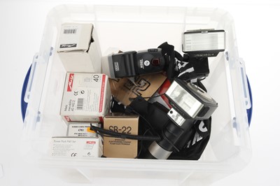 Lot 427 - A Selection of Camera Flash Equipment