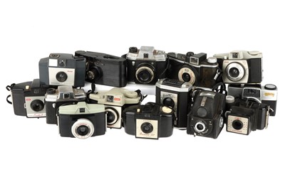 Lot 581 - A Mixed Selection of Cameras