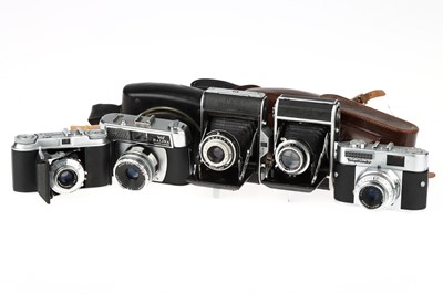 Lot 592 - A Selection of Cameras