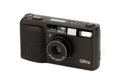 Lot 1125 - A Ricoh GR1s Compact Camera