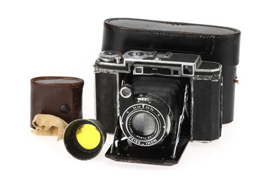 Lot 513 - A Zeiss Ikon Super Ikonta 530/16 medium Format Camera