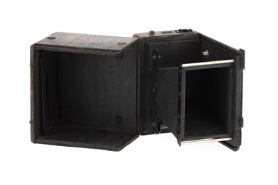 Lot 623 - A Thornton Pickard Puck Camera