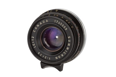 Lot 39 - A Leitz Summicron f/2 35mm Lens