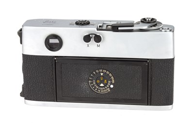 Lot 30 - A Leica M5 Rangefinder Camera