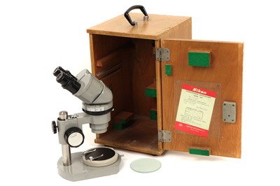 Lot 34 - A Nikon Stereoscopic SMZ Microscope