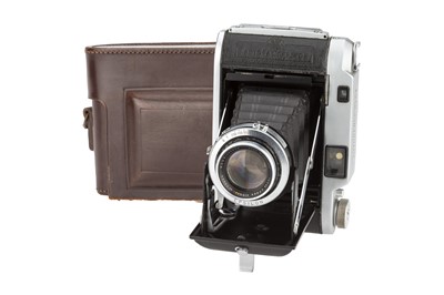 Lot 123 - An Ensign Autorange 820 Medium Format Rangefinder Camera