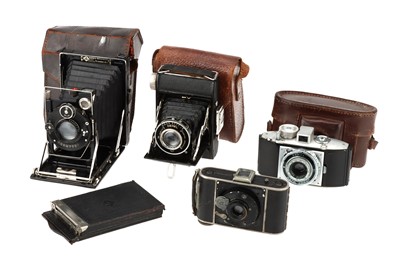 Lot 630 - A Selection of Cameras