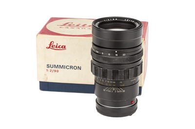 Lot 49 - A Leitz Summicron f/2 90mm Lens
