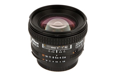 Lot 1145 - A Nikon AF Nikkor D f/2.8 20mm Lens