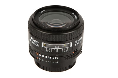 Lot 1146 - A Nikon AF Nikkor D f/2.8 28mm Lens