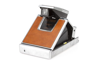 Lot 114 - A Polaroid SX-70 Land Camera