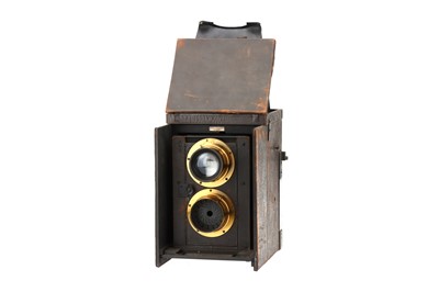 Lot 695 - A Ross Portable Dividing Camera