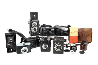 Lot 627 - A Mixed Selection of Cameras