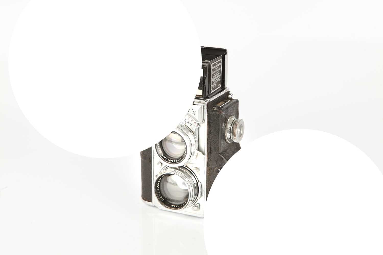 Lot 1152 - A Zeiss Ikon Contaflex TLR Camera