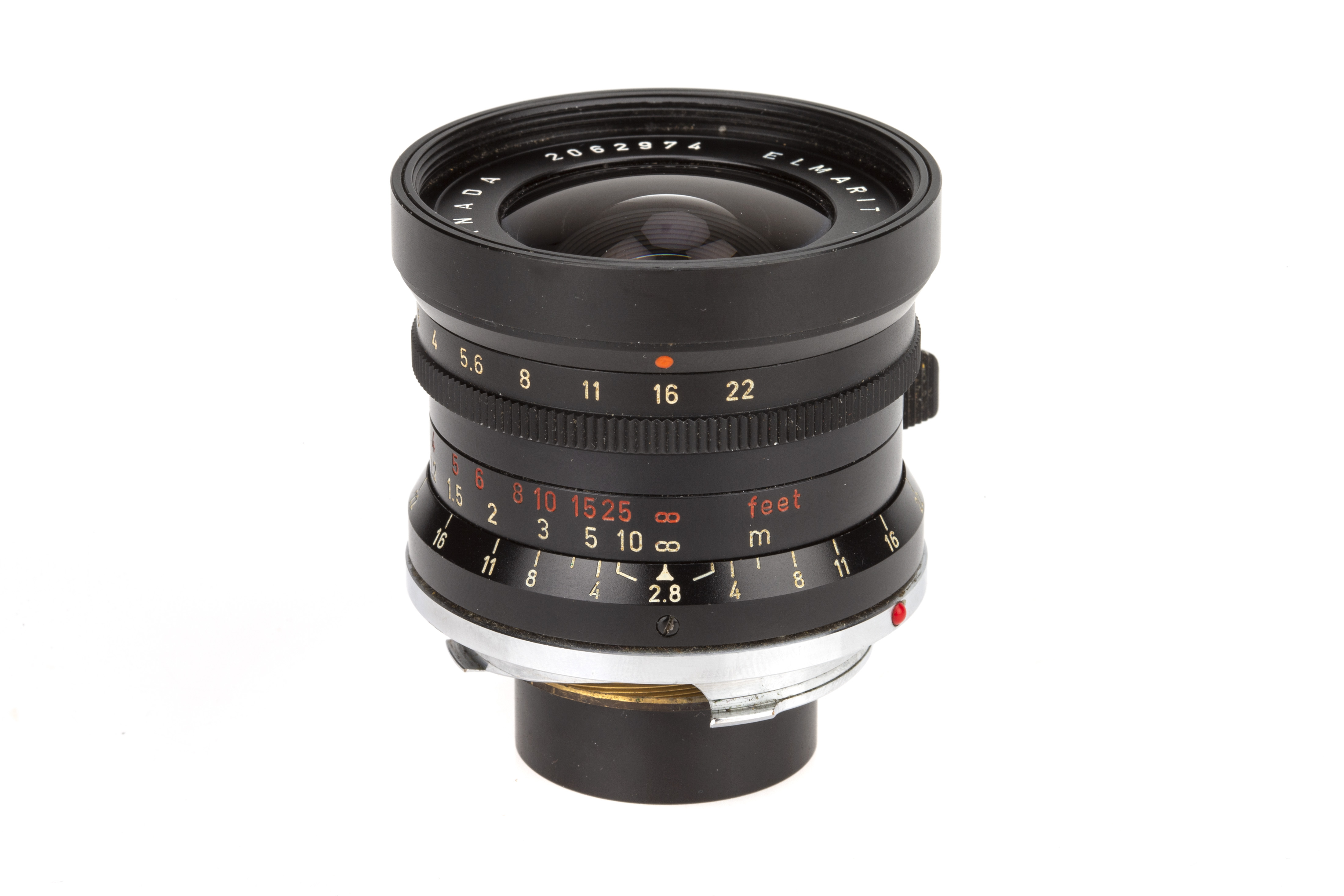 Lot 36 - A Leitz Elmarit f/2.8 28mm Lens