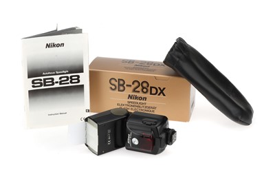 Lot 372 - A Nikon SB-28DX Flashgun