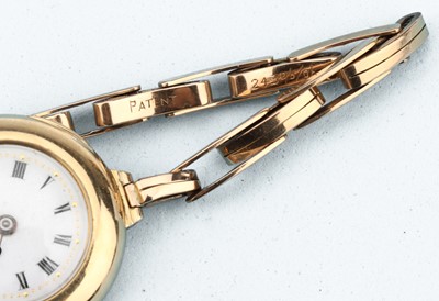 Lot 267 - A 15 ct Gold Trench Watch