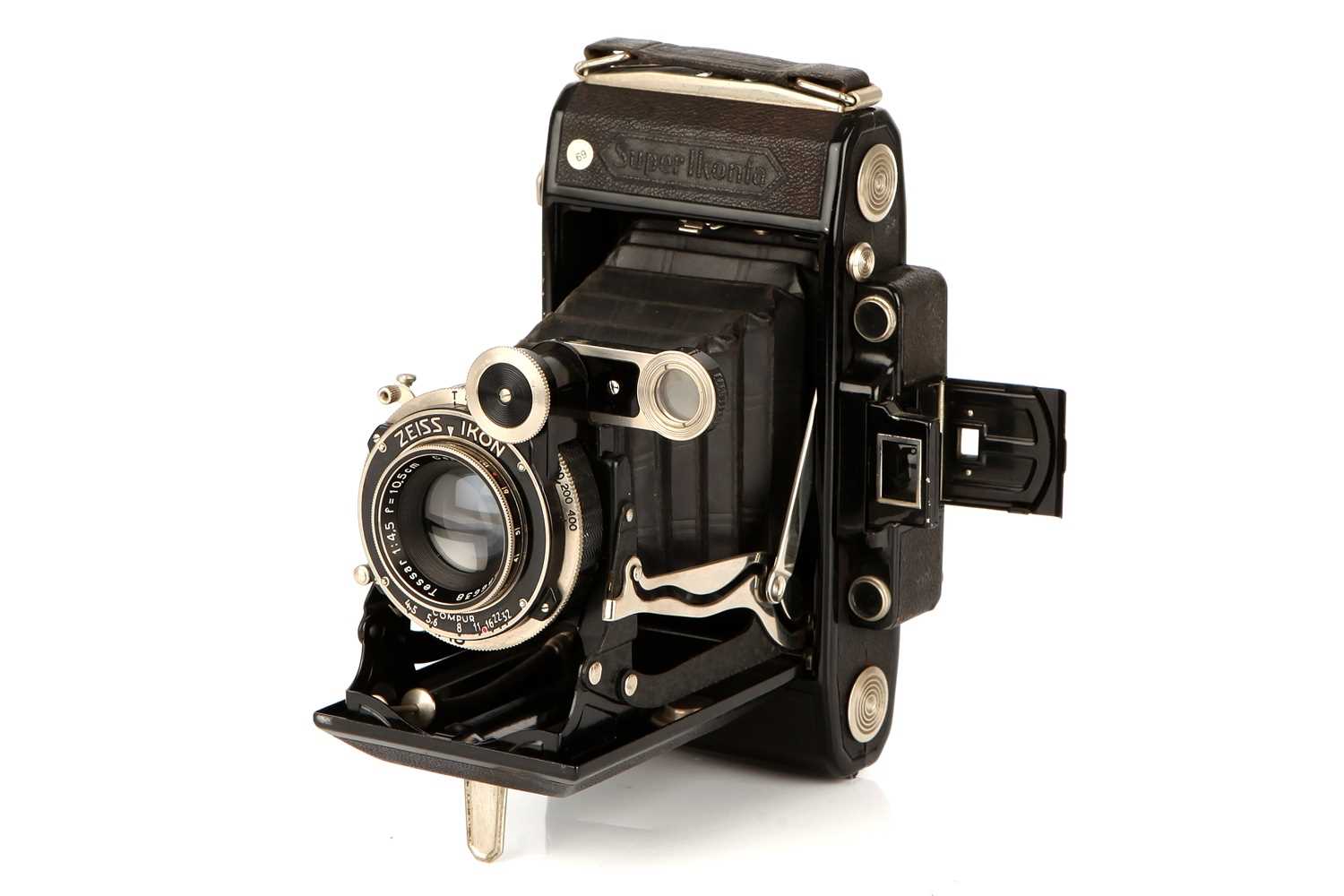 Lot 1181 - A Zeiss Ikon Super Ikonta 530/2 Rangefinder Camera