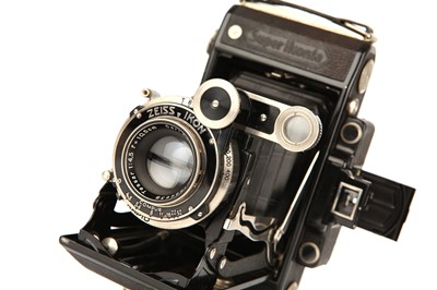 Lot 1181 - A Zeiss Ikon Super Ikonta 530/2 Rangefinder Camera